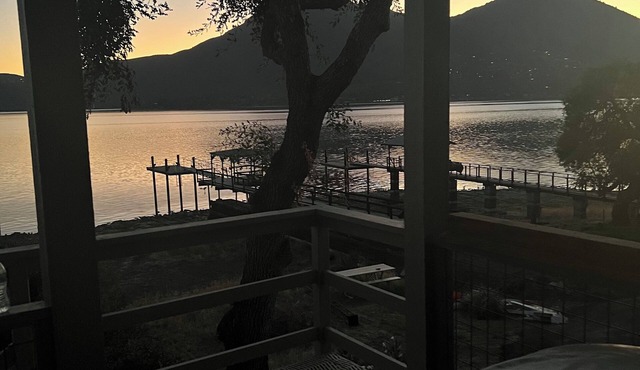 Konocti beauty cottage on the lake, anglers dream on pier 39 AC-WiFi