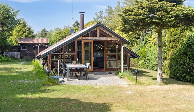 "Konrad" - 700m from the sea by Interhome