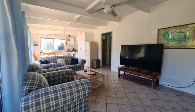 Kookaburra Lodge. Loch Sport. For a comfortable Stay. Close to Lake & ocean