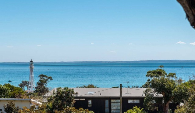 Kookaburras Perch - McCrae