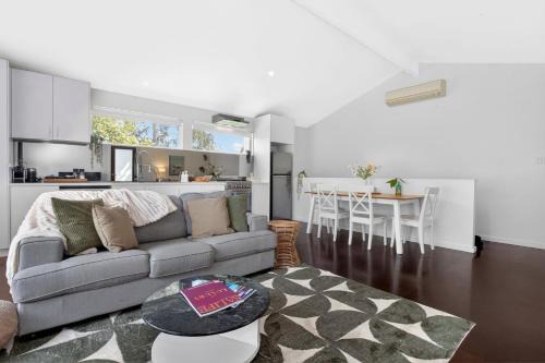 Koora Nest - Secluded Bushland Escape in the Hills