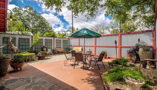 Kooyah! An African Retreat at Downright Comfort!