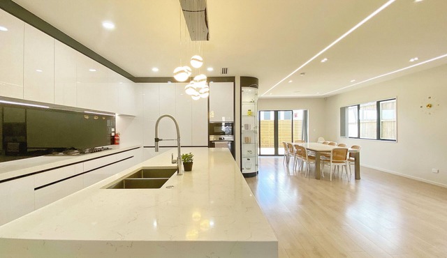 Koromeke Luxury 370sqm New Build– Ideal for Groups