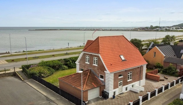 "Kosara" - 50m from the sea by Interhome