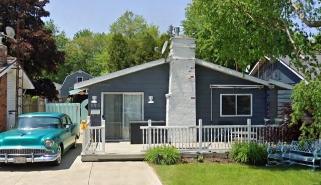 Kosecki Kabana - 3 mins to the beach on the main strip of Turkey Point