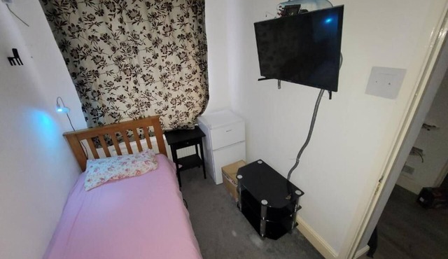 Kosy Roomz - Rooms Only