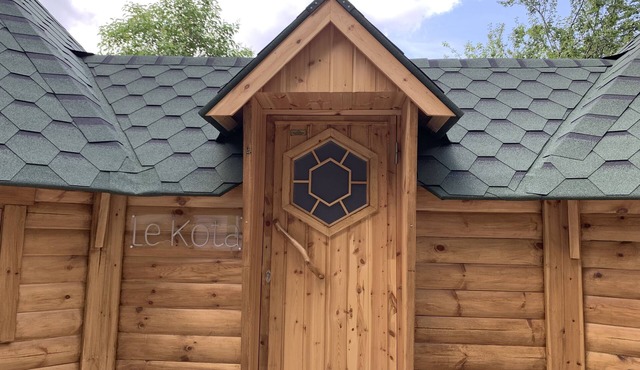 Kota Finlandais Avec Jacuzzi Privatif