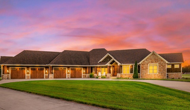 Kountry Lane Stables | Horse Farm w/HOT TUB + Fire Pit!