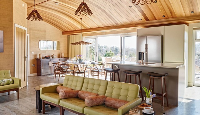 KOWLOON PARK, family friendly in Llansantffraidd-Ym-Mechain