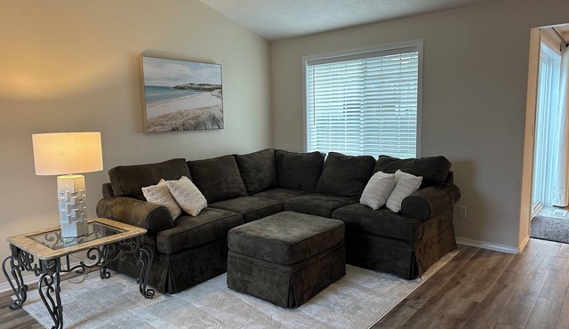 Kozy Keizer Getaway with Fireplace