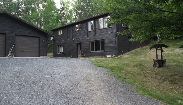 Kozy Rustic Knot with water access to Crane Lake