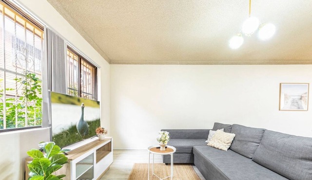 KozyGuru | Cabramatta | Spacious 3BR Townhouse