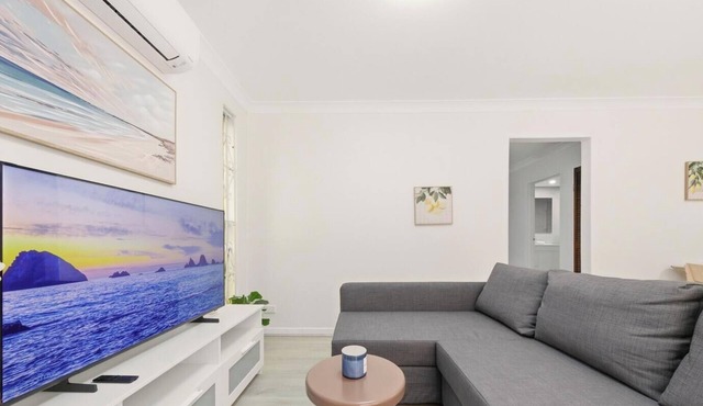 KozyGuru | Cabramatta | Spacious Family Townhouse
