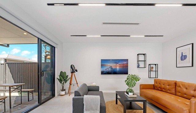 KozyGuru | Cobbitty | Brand New Stylish 4BR House