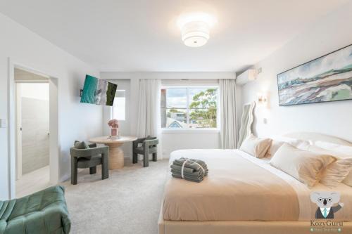 KozyGuru | Forestville | Modern Hotel-Style Studio