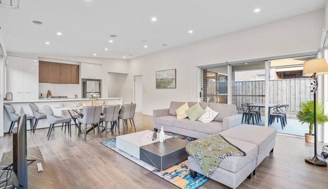 KozyGuru | Greenvale | 5 Bedroom Holiday Home