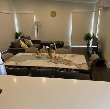 KozyGuru Greenvale 5 Bedroom Holiday Home