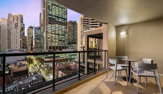 KozyGuru | Haymarket | High Level 2B APT 16