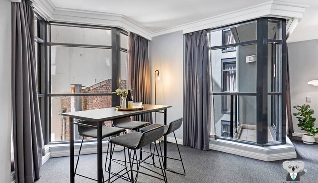 KozyGuru | Haymarket | Modern 1 Apt Best Location