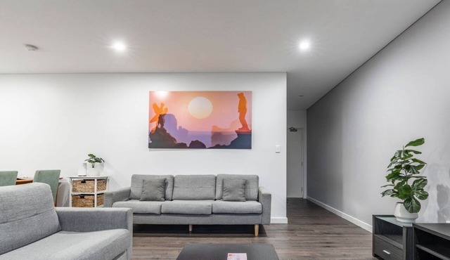 KozyGuru | Homebush West | 3 Bedroom Apt+Parking