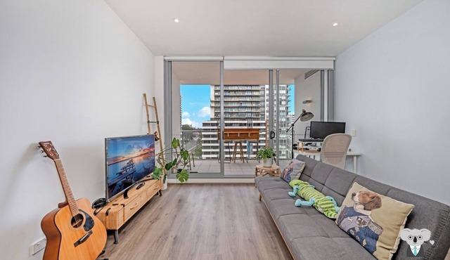 KozyGuru | Macquarie Park | Stylish 1BR and Parking