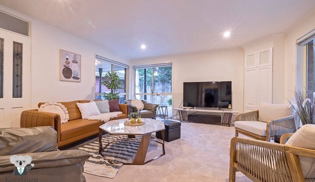 KozyGuru| Patterson Lakes| Waterfront 2 Bed House