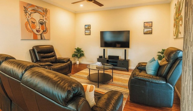 KozyGuru | Richmond | Stylish 3-Bedroom City Gem