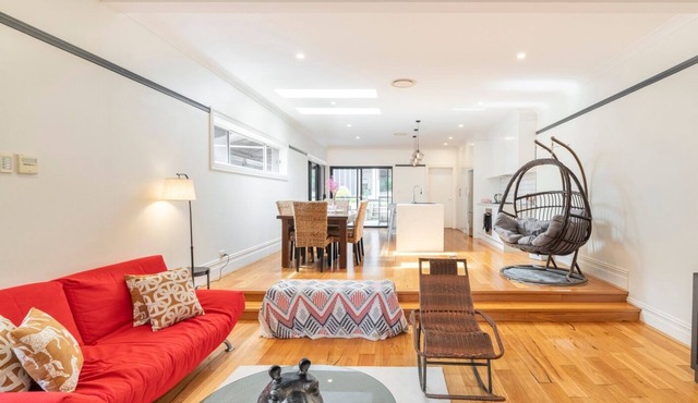 KozyGuru | Rose Bay | 3BR Steps to Beach + Parking