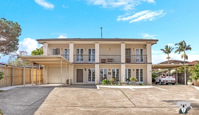 KozyGuru | Thornleigh | Charming Two-Bed Townhouse