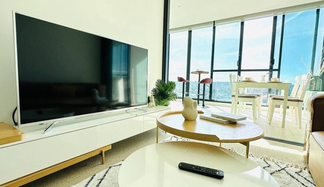 KozyGuru | Wentworth Point | 1 Bed Waterview Apt