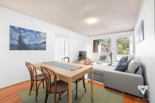 KozyGuru | Westmead | 2Bed Unit + Free Parking