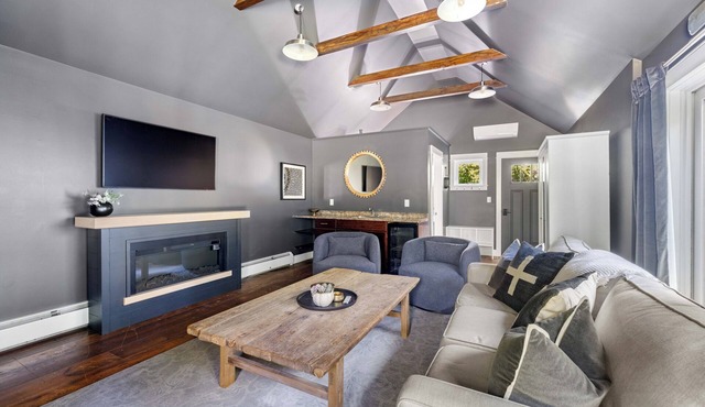 KPT | Salt Pine House + Apartment