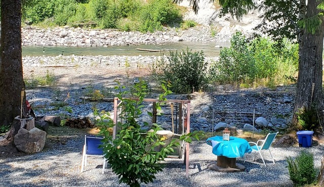 Krachel"Z Ohana Oasis