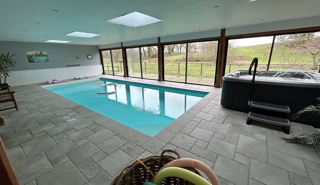 KRAOU TOMM character gîte in the countryside with indoor pool and spa