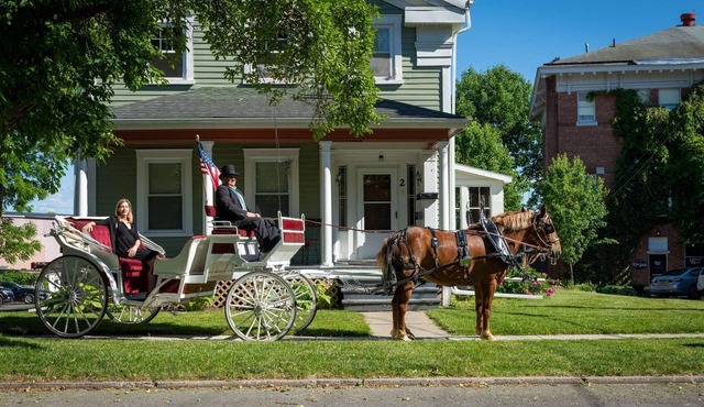 Kratzer House at Mohegan Manor Restaurant and wedding facilities