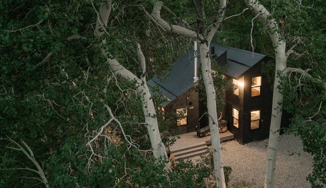 Kremmling Cabin: Firepit, Pets, Sleeps 8, Trails!