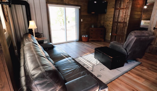 Kritter Holler Cabin a secluded relaxing retreat surrounded by beautiful nature.