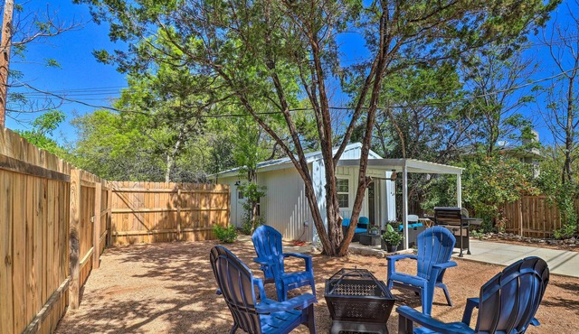 'Krow's Nest' - Sunny Cottage w/ Lake Access!