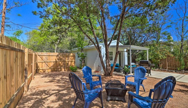 Krows Nest - Sunny Cottage with Lake Access!