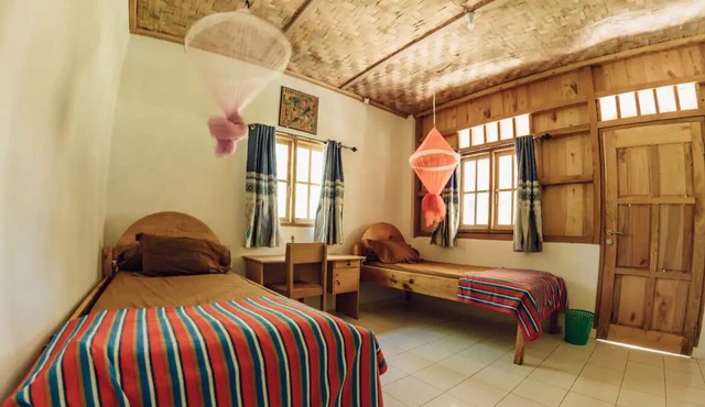 Krui Surf Camp Hotel Mutiara Alam Zandino