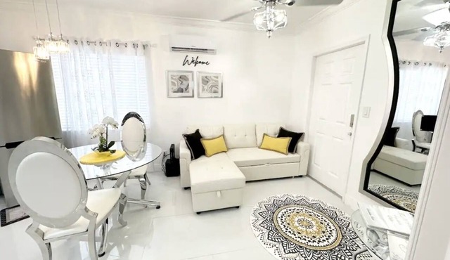 Krystaldream Vacation Villa…A cozy place in the heart of Hallandale Beach