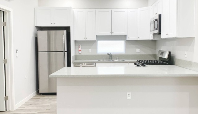Ktown Furnished 5 Bedroom Townhouse