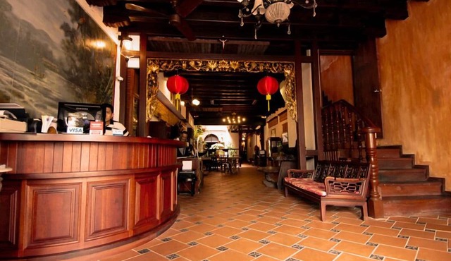 Kuching Waterfront Lodge