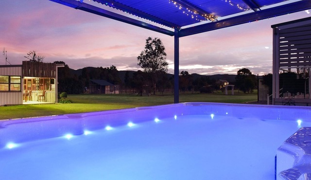 Kulang Retreat in charming Broke with Large Swim Spa and games room suits up to 14 guests