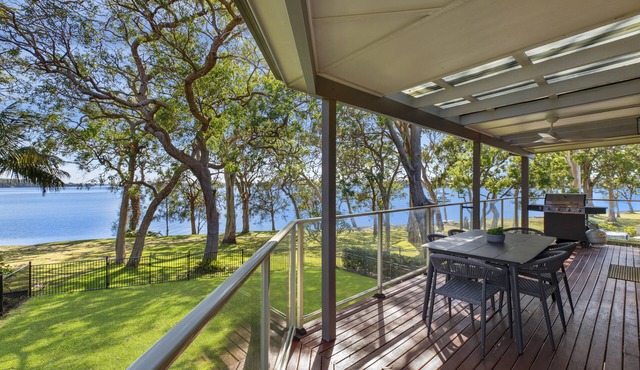 Kullaroo Lakehouse - Waterfront Reserve