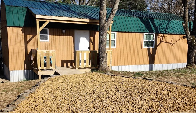 Kuprel Country Cabin with loft!