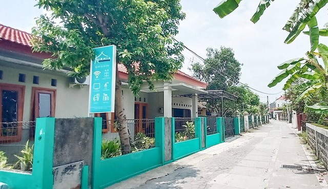 Kurnia Homestay by IDhomestay