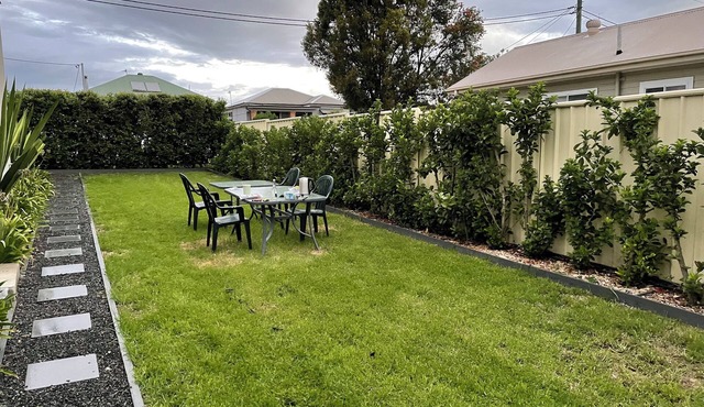 Kurri Kurri Country Cottage close to shops and freeway