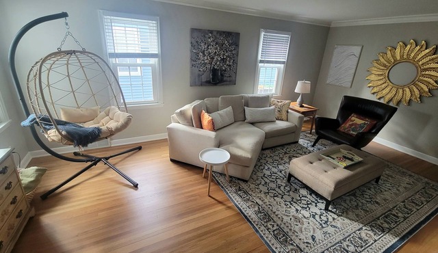 Kutzky Cottage/3 BR, 4 Blocks to Mayo, Family & Pet Friendly, Fenced Yard