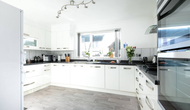 kvm - Sugar Way House